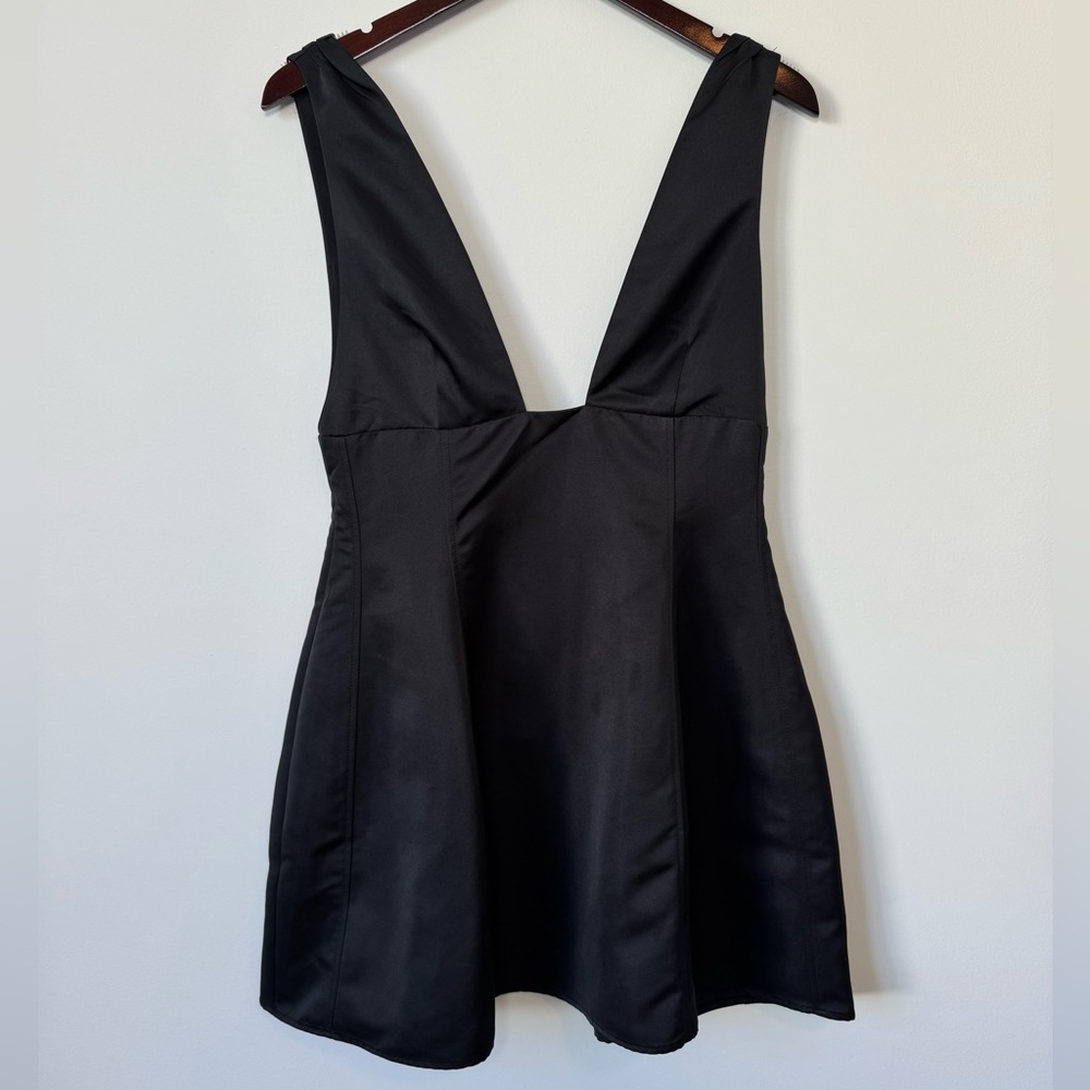 WeWoreWhat V-Neck Mini Dress in Duchess Satin Black - Size 12 - Picture 9 of 15